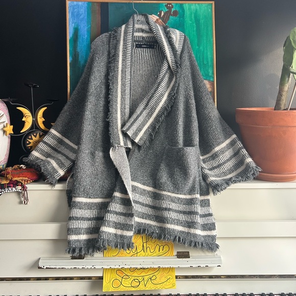 Zara Knit Gray and White Striped Cardigan W Bell Sleeves Small - Picture 4 of 16